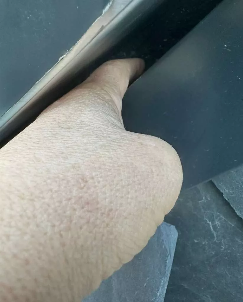 BAU-Forumsbeitrag: Dachkehle liegt nicht richtig auf - Hohlraum unter der Kehle normal oder Mangel? BAU-Forumsbeitrag: Dachkehle liegt nicht richtig auf - Hohlraum unter der Kehle normal oder Mangel?