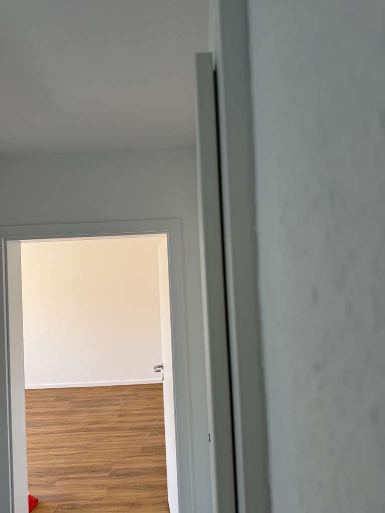 BAU-Forumsbeitrag: Türspalt Wohnungseingangstür oben 6 mm: Schallschutz-Problem & Reklamation beim Vermieter? BAU-Forumsbeitrag: Türspalt Wohnungseingangstür oben 6 mm: Schallschutz-Problem & Reklamation beim Vermieter?