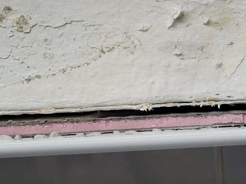 BAU.DE / BAU-Forum: 3. Bild zu Frage "Schimmel unter Fliesen" im Forum "Sanitär, Bad, Dusche, WC" BAU.DE / BAU-Forum: 3. Bild zu Frage "Schimmel unter Fliesen" im Forum "Sanitär, Bad, Dusche, WC"