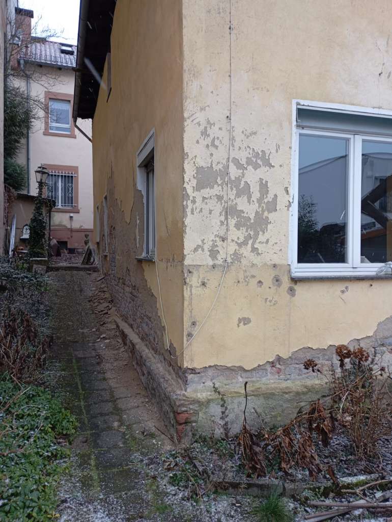 BAU-Forumsbeitrag: Richtige Höhe der Horizontalsperre bei einem Haus in Hanglage? BAU-Forumsbeitrag: Richtige Höhe der Horizontalsperre bei einem Haus in Hanglage?