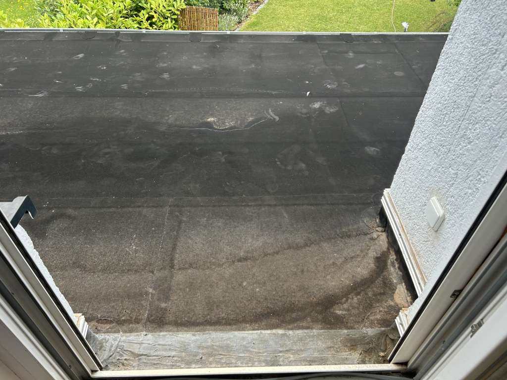 BAU-Forumsbeitrag: Balkonbelag auf Bitumenbahn: Triflex oder Watec 3e mit Dünnbettverfahren? BAU-Forumsbeitrag: Balkonbelag auf Bitumenbahn: Triflex oder Watec 3e mit Dünnbettverfahren?