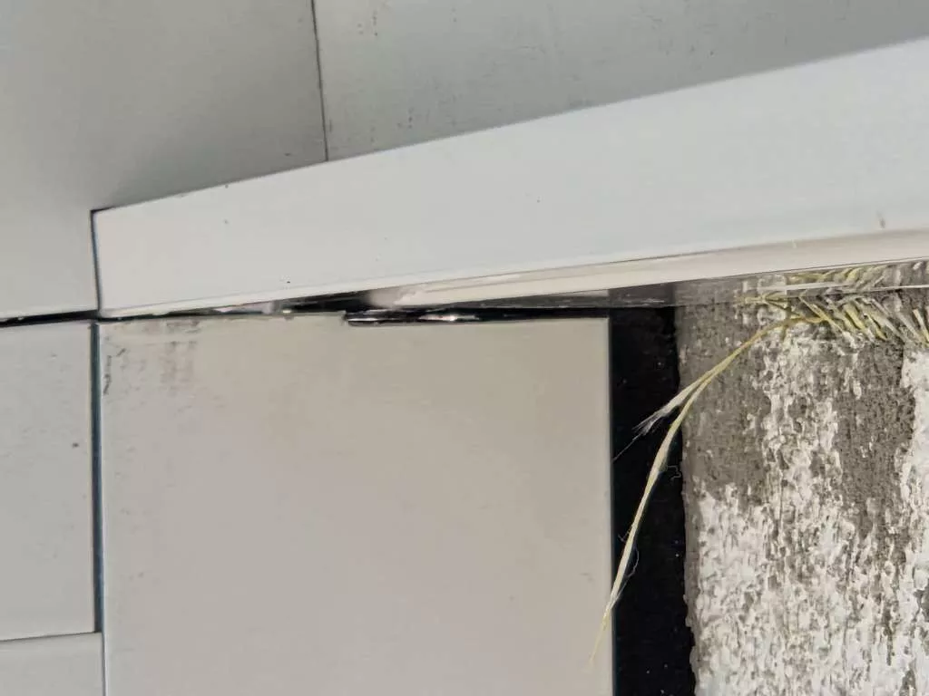 BAU-Forumsbeitrag: Schüco Wintergarten richtig abdichten - Undichtigkeiten bei Fenstern und Dachanschluss BAU-Forumsbeitrag: Schüco Wintergarten richtig abdichten - Undichtigkeiten bei Fenstern und Dachanschluss