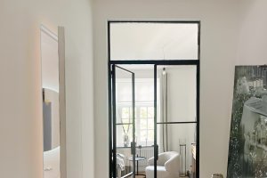 Altbausanierung: Lofttüren als architektonische Brücke zwischen den Epochen Altbausanierung: Lofttüren als architektonische Brücke zwischen den Epochen