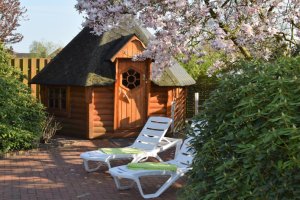Wellness im eigenen Garten: Was bei der Planung einer Gartensauna wichtig ist - Bild: Jenny Friedrichs / Pixabay Wellness im eigenen Garten: Was bei der Planung einer Gartensauna wichtig ist - Bild: Jenny Friedrichs / Pixabay