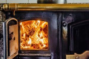 Kachelofen sanieren: Was sind die Optionen? - Bild: Juan Gomez / Unsplash Kachelofen sanieren: Was sind die Optionen? - Bild: Juan Gomez / Unsplash